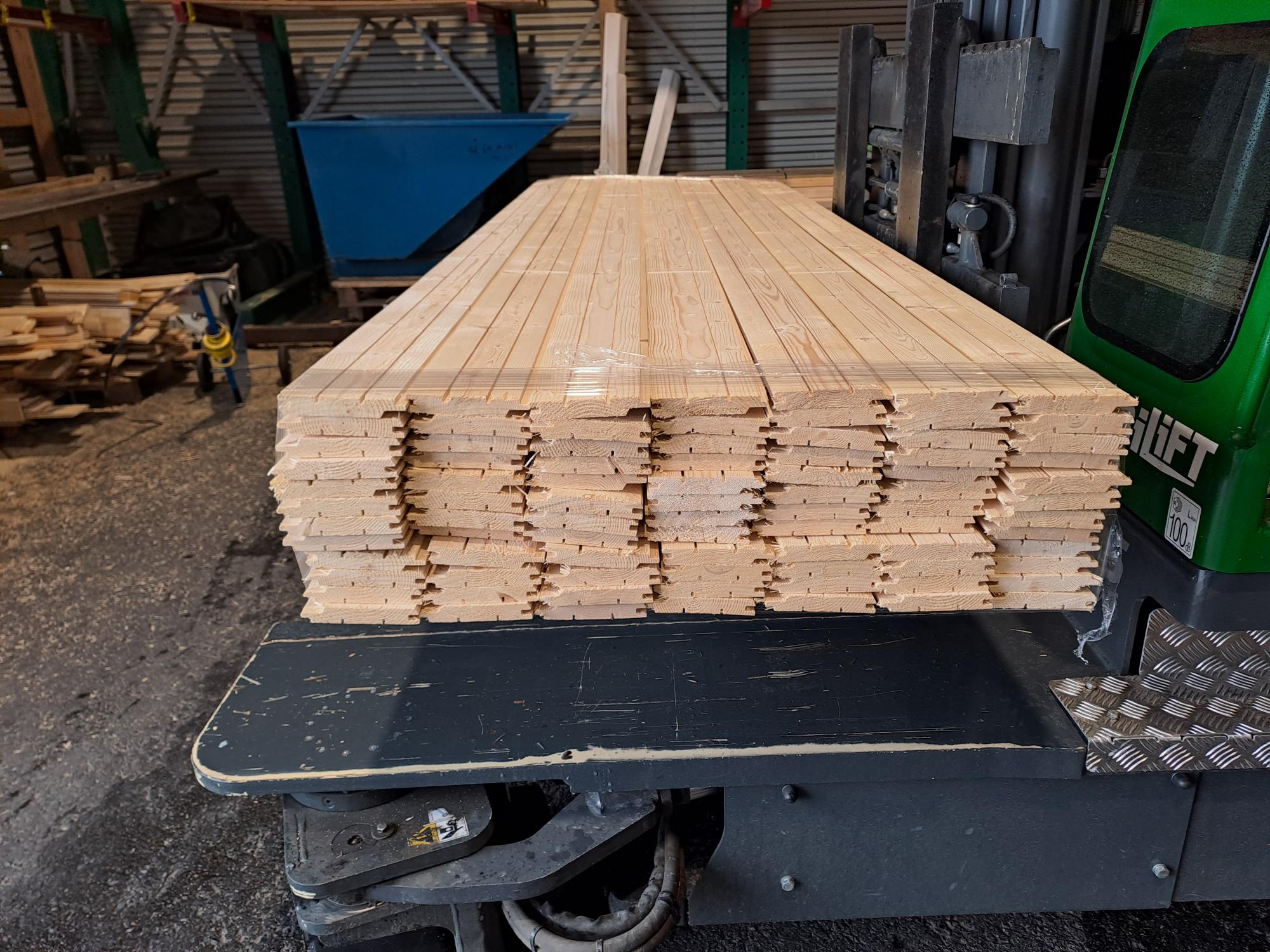 Erä lyhyttä ulkoverhouspaneeli UTV 20X120 mm käsittelemätön 1-laatu
