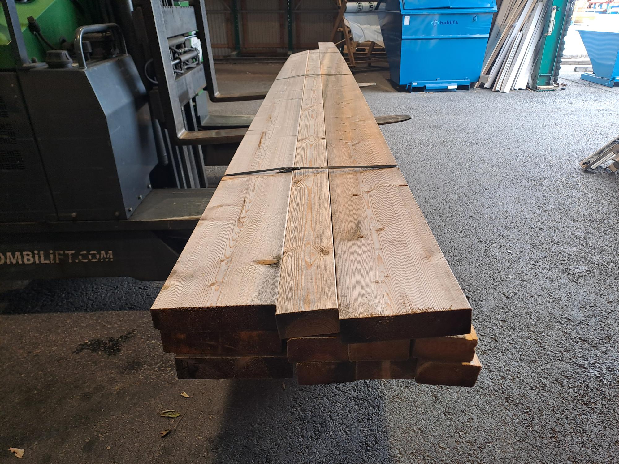 Erä mitallistettu kuusi 48X98 ja 48X198 mm C-24 2-laatu